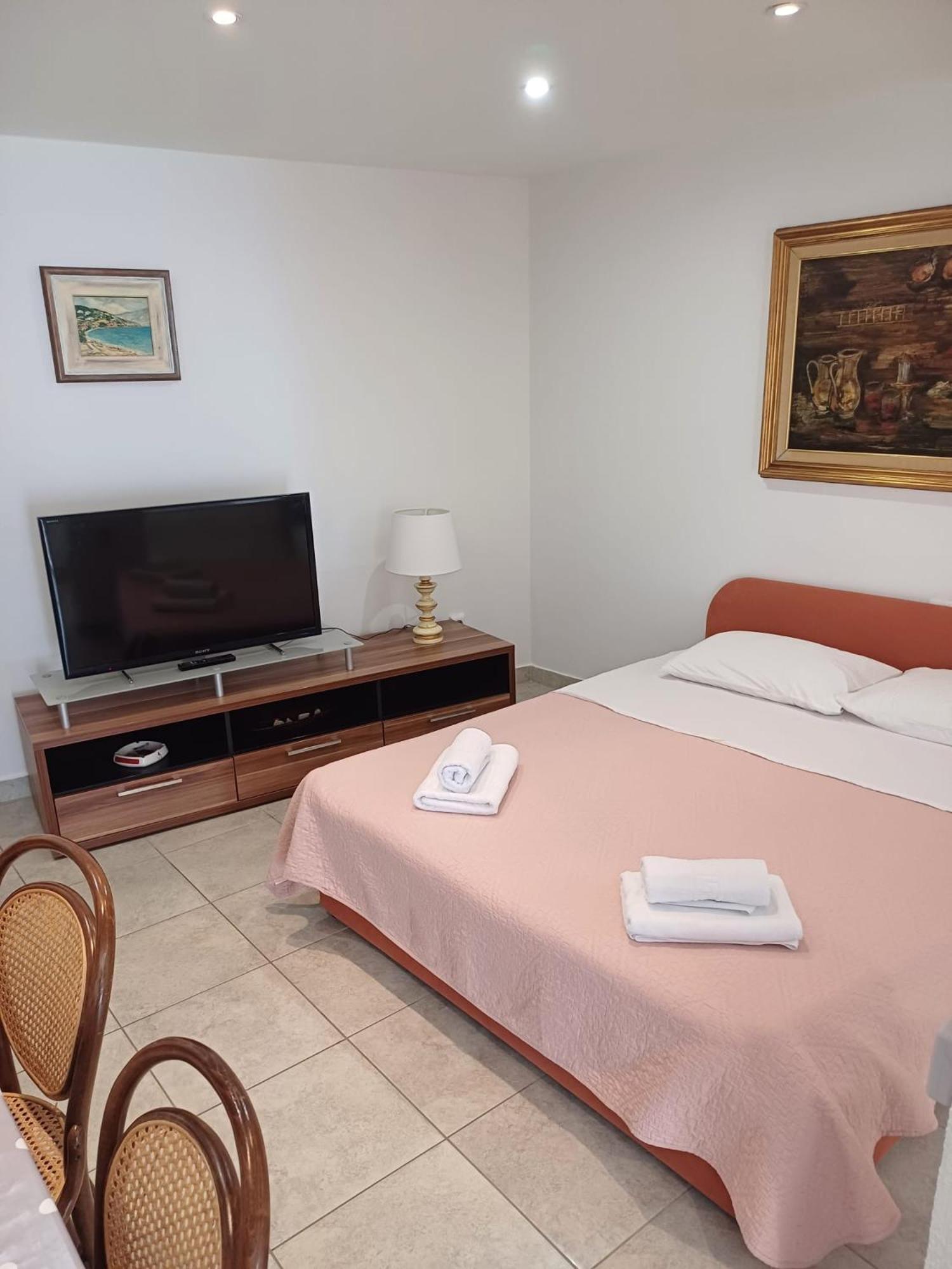 Apartment Bauk Draga Bašćanska Buitenkant foto