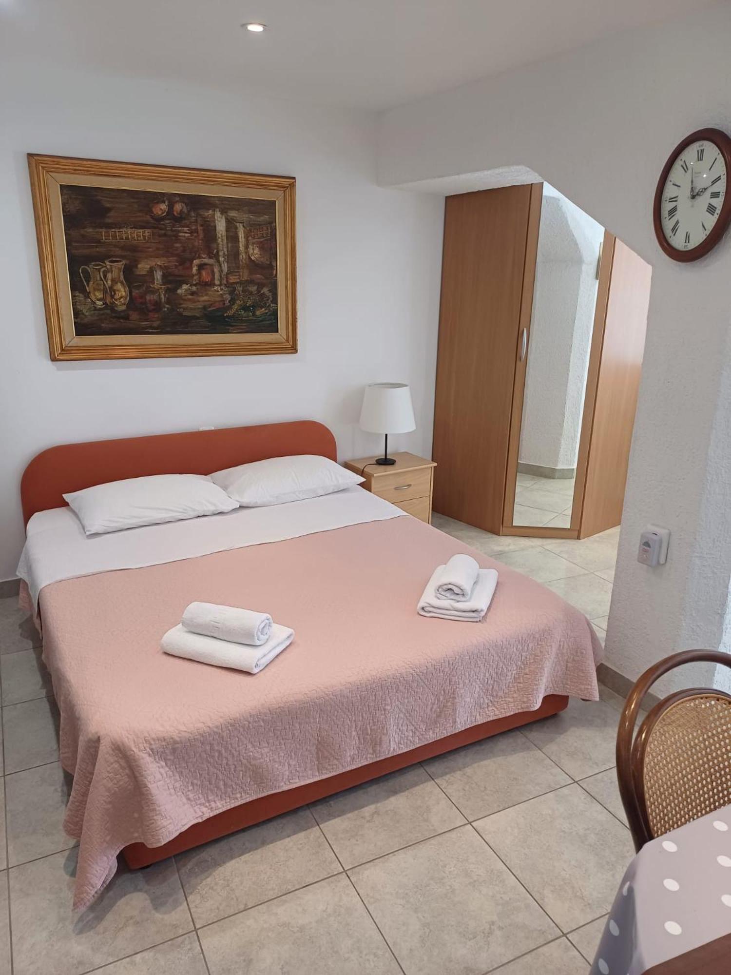 Apartment Bauk Draga Bašćanska Buitenkant foto